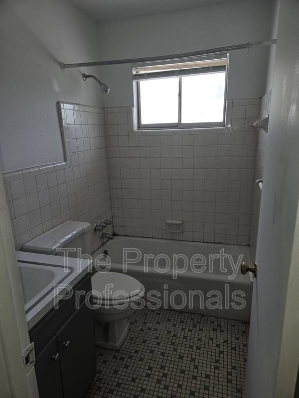 Apartment for rent at 7719 7th Ave S, Birmingham, AL 35206