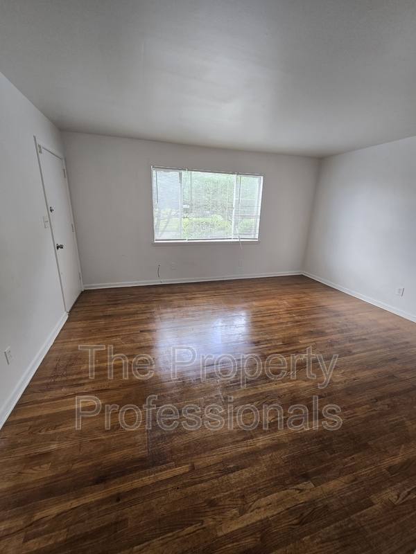 Apartment for rent at 7719 7th Ave S, Birmingham, AL 35206