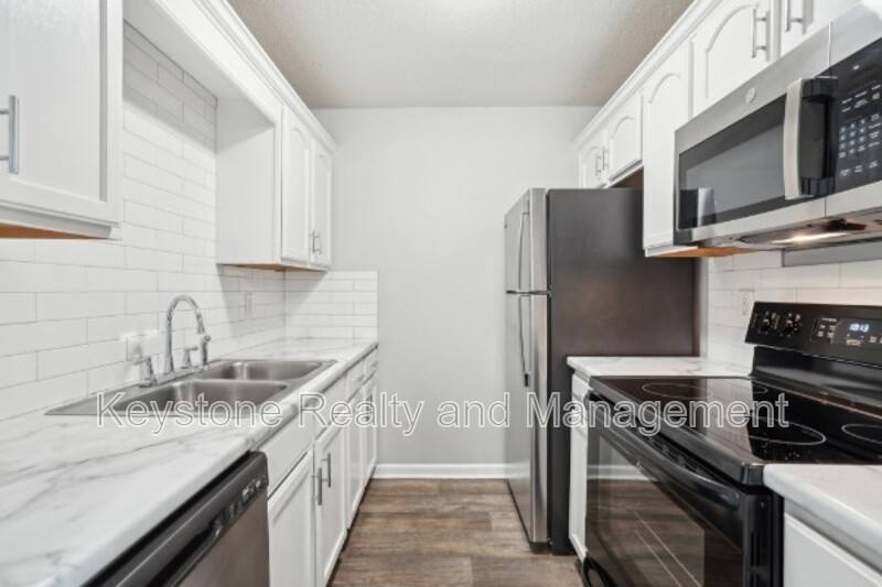 Apartment for rent at 3301 Royster Lane, Clarksville, TN 37042