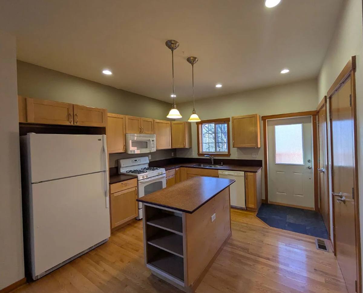 Apartment for rent at 4001-4057 Belltown Court, Bellingham, WA 98226