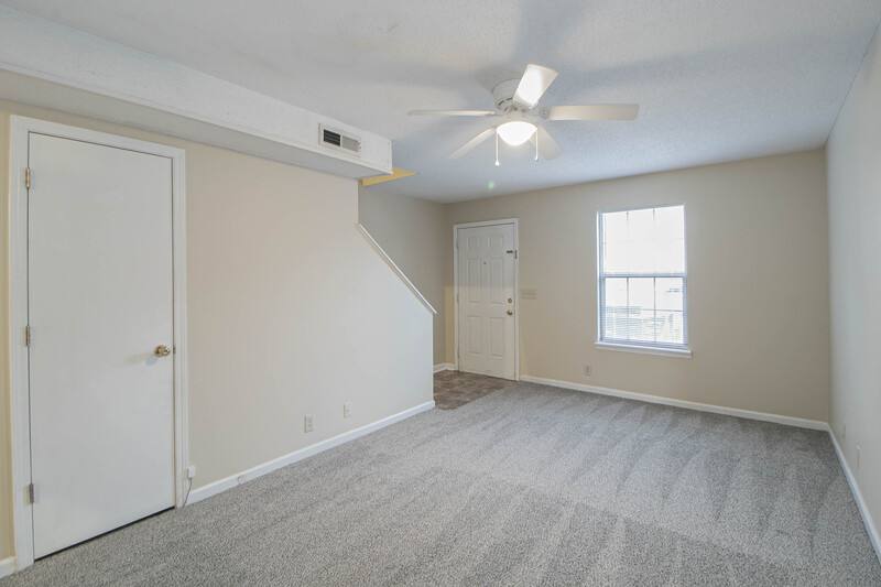Townhouse for rent at 117-4 Hickory Trace, Clarksville, TN 37040