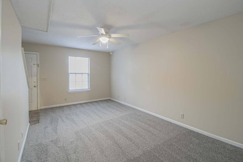 Townhouse for rent at 117-4 Hickory Trace, Clarksville, TN 37040