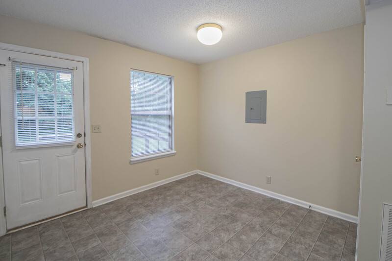 Townhouse for rent at 117-4 Hickory Trace, Clarksville, TN 37040