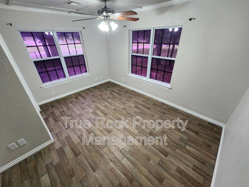 House for rent at 1020 E Gardena St, Ada, OK 74820