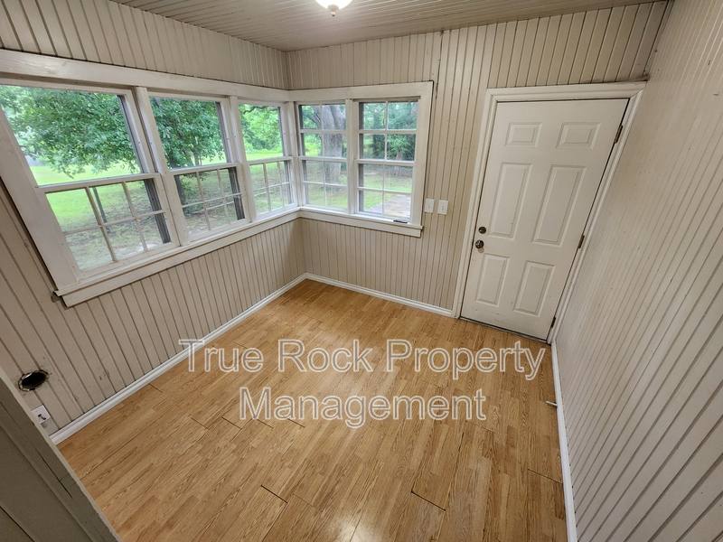 House for rent at 1020 E Gardena St, Ada, OK 74820