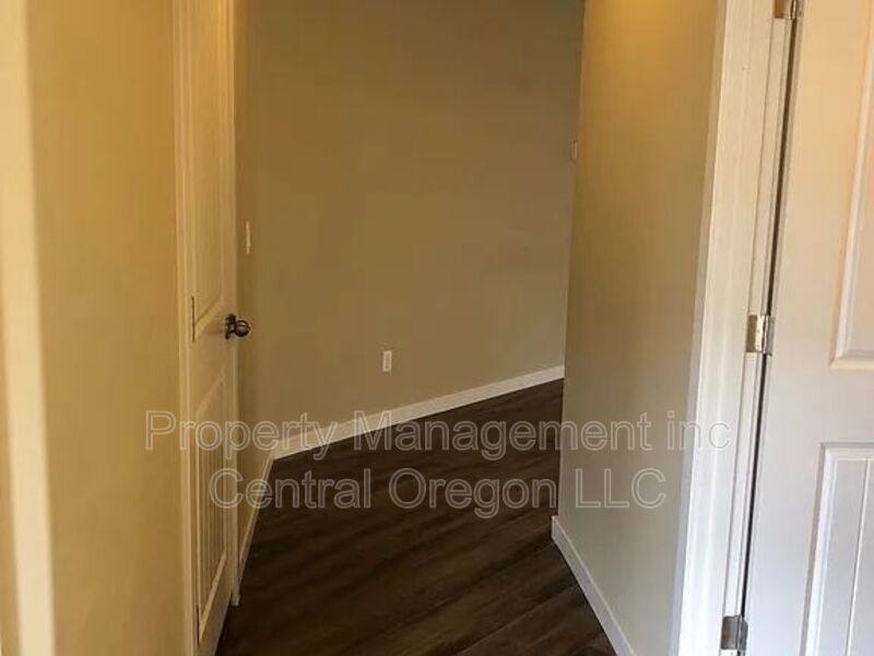 House for rent at 3218 NE Spring Creek Place, Bend, OR 97701