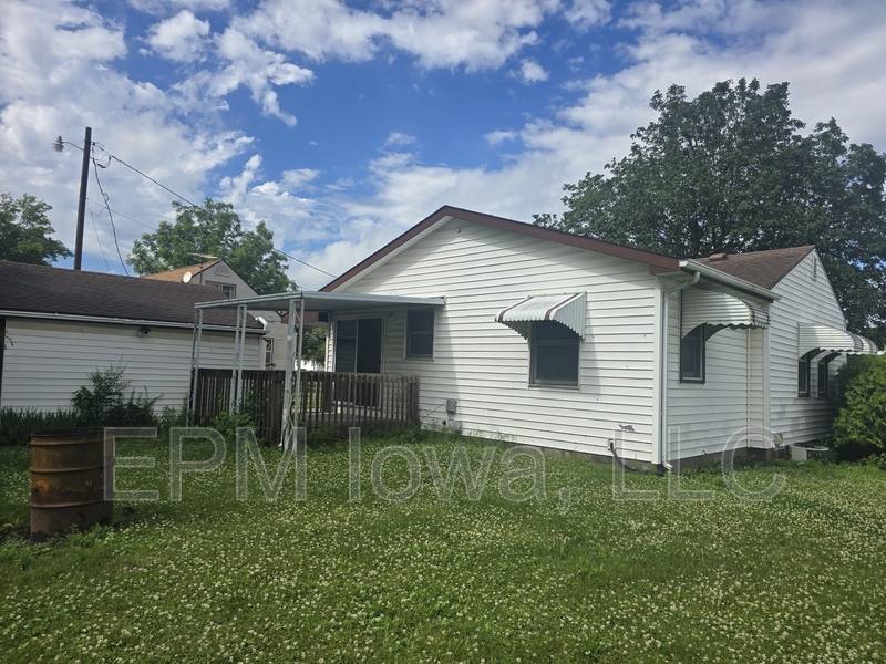 House for rent at 7206 La Porte Rd, Waterloo, IA 50702