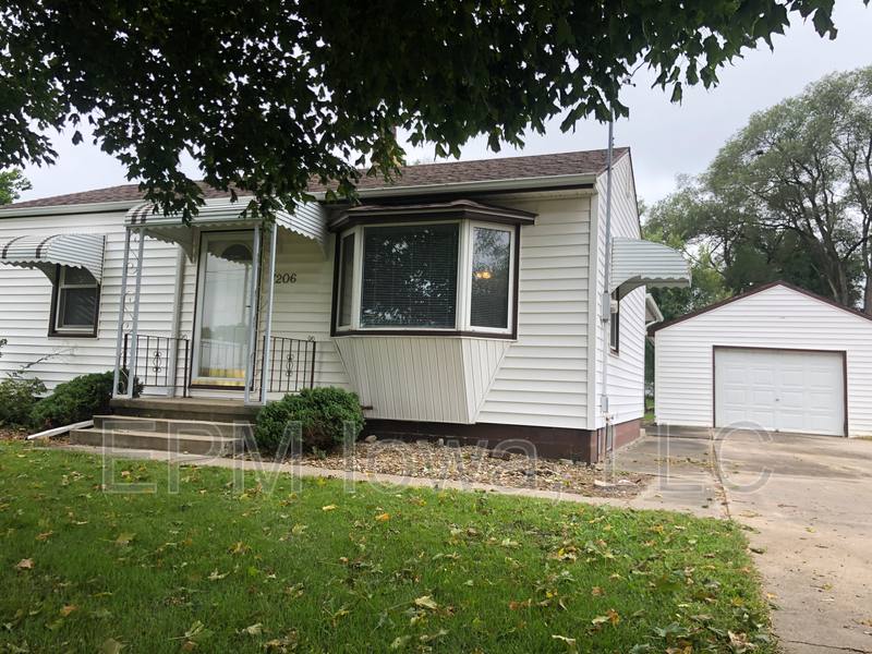 House for rent at 7206 La Porte Rd, Waterloo, IA 50702