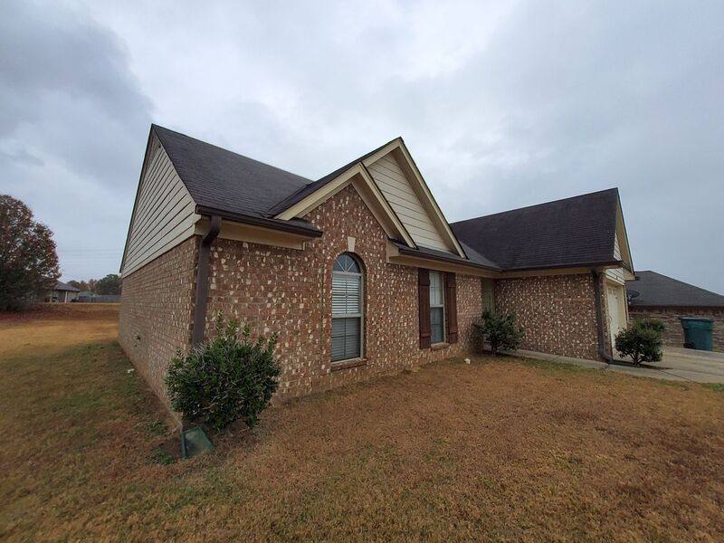 House for rent at 8898 Rasco Hills Cove, Southaven, MS 38671