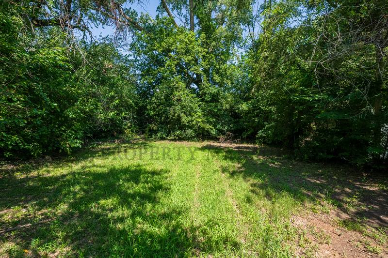 House for rent at 1555 N NE Parkway, Wichita, KS 67208