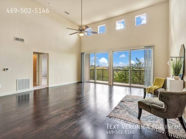 Townhouse for rent at 520 Samuels Ave, Fort Worth, TX 76102