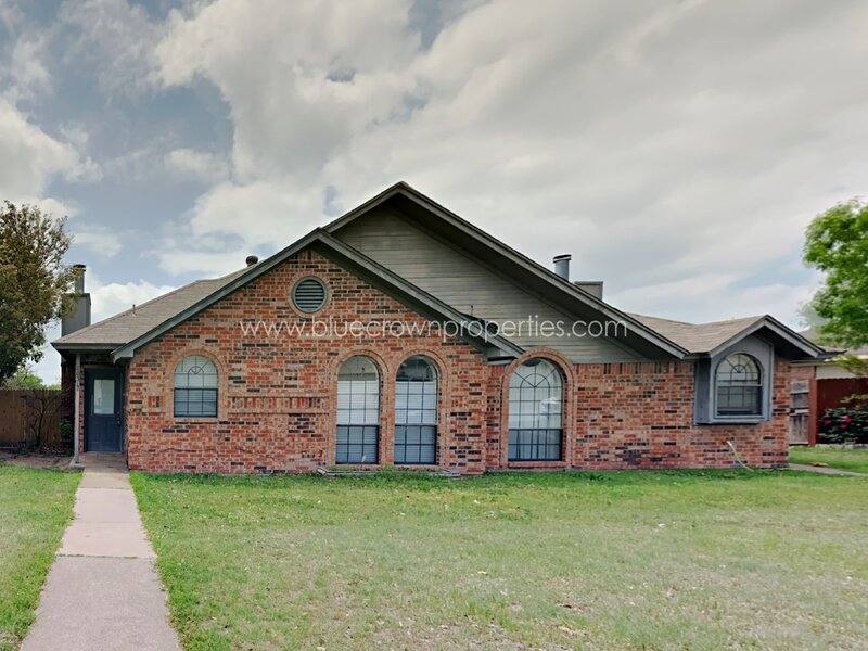 Apartment for rent at 10317 Lone Pine Lane, Fort Worth, TX 76108