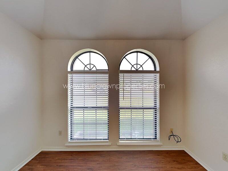 Apartment for rent at 10317 Lone Pine Lane, Fort Worth, TX 76108