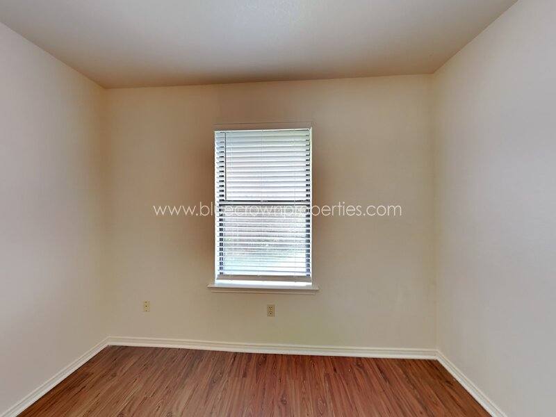 Apartment for rent at 10317 Lone Pine Lane, Fort Worth, TX 76108