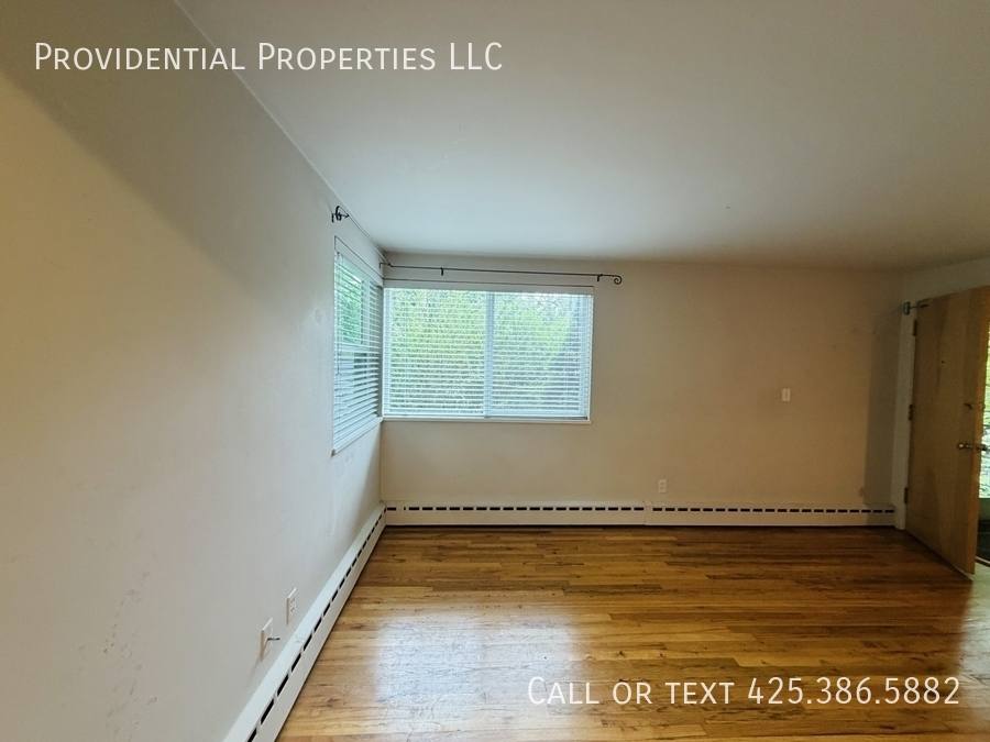 Apartment for rent at 2113 N 37th St, Seattle, WA 98103