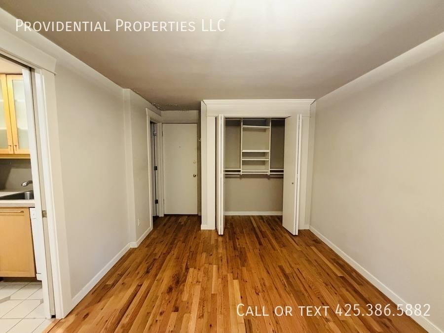 Apartment for rent at 2113 N 37th St, Seattle, WA 98103