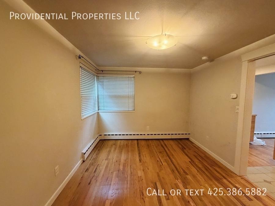 Apartment for rent at 2113 N 37th St, Seattle, WA 98103