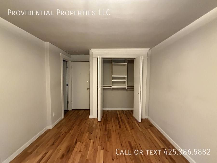 Apartment for rent at 2113 N 37th St, Seattle, WA 98103