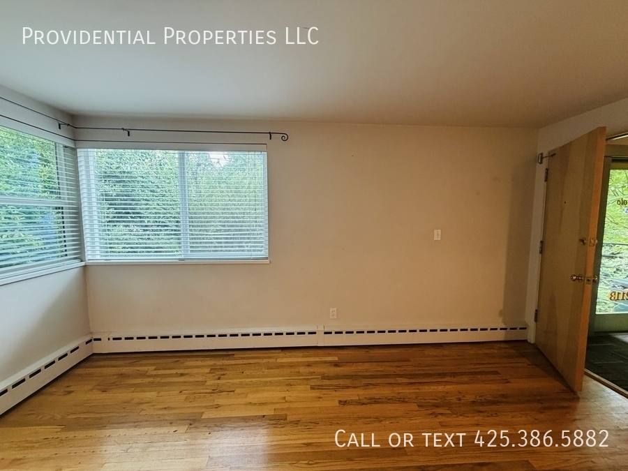 Apartment for rent at 2113 N 37th St, Seattle, WA 98103
