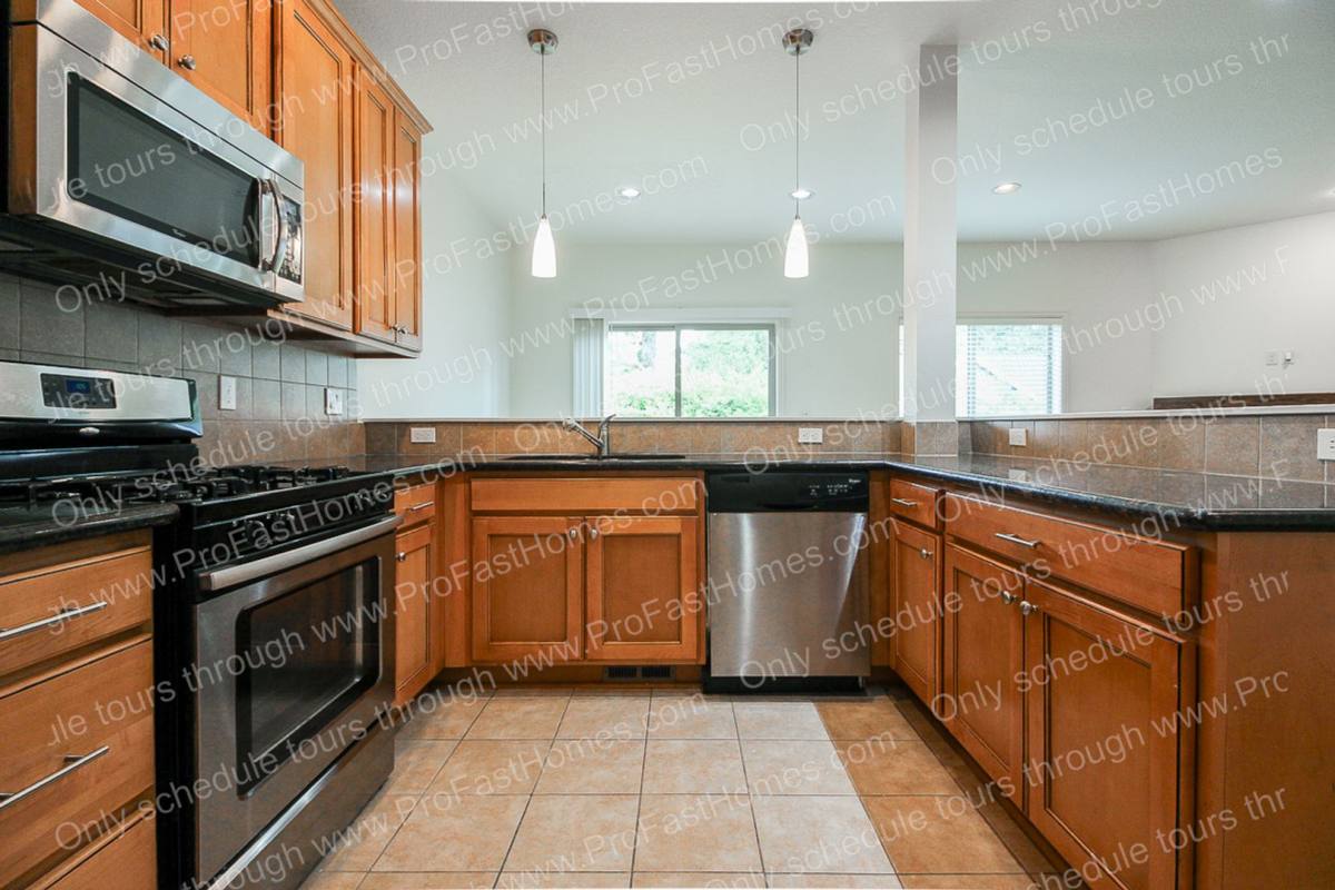 House for rent at 13640 SE Madena Way, Clackamas, OR 97015