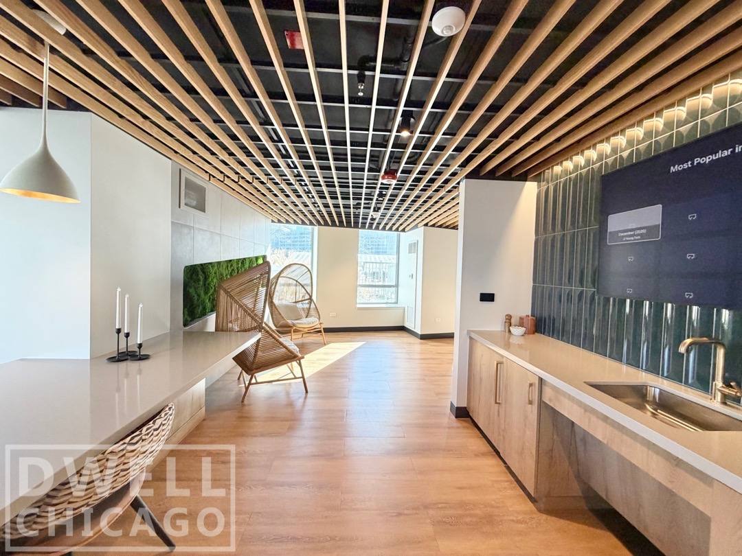 Apartment for rent at 520 N Kingsbury St, Chicago, IL 60654