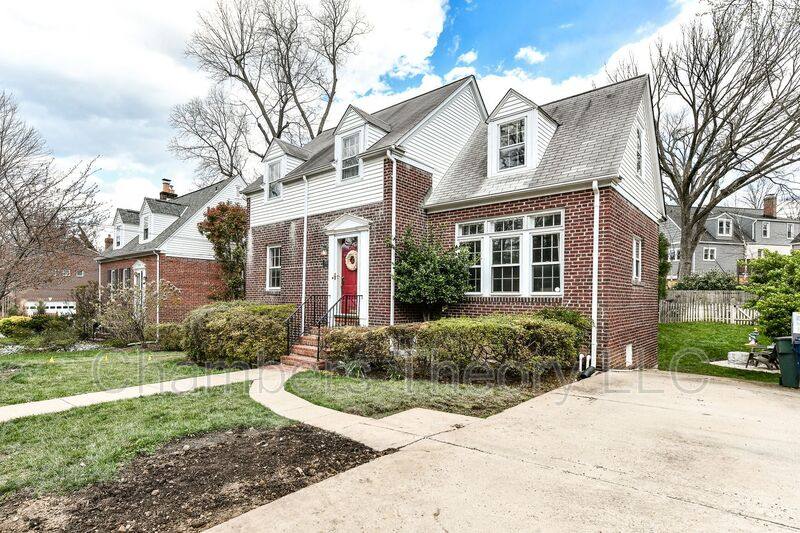 House for rent at 2705 Russell Rd, Alexandria, VA 22305