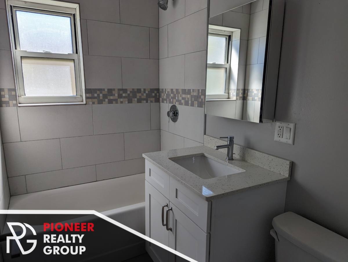 Apartment for rent at 6401 N Sheridan Rd, Chicago, IL 60626