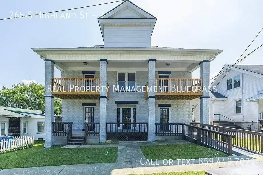 Apartment for rent at 265 S Highland St, Winchester, KY 40391
