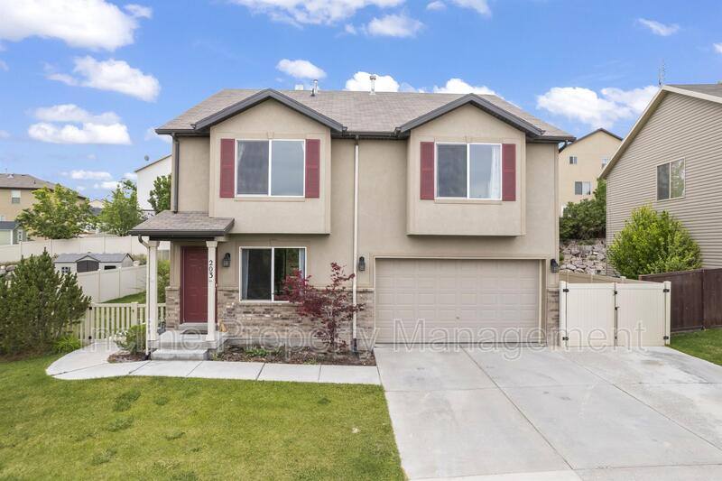 House for rent at 203 W Cooper Dr, Saratoga Springs, UT 84045