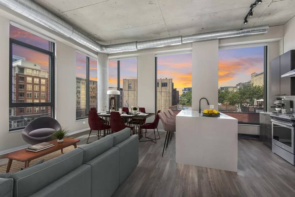 Apartment for rent at 939 W Washington Blvd, Chicago, IL 60606