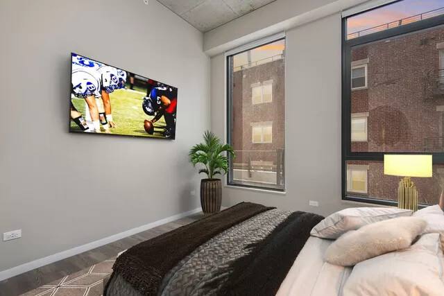 Apartment for rent at 939 W Washington Blvd, Chicago, IL 60606