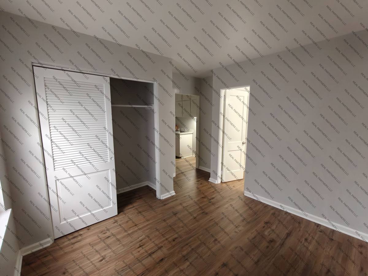 Apartment for rent at 417 W 14th St, Davenport, IA 52803