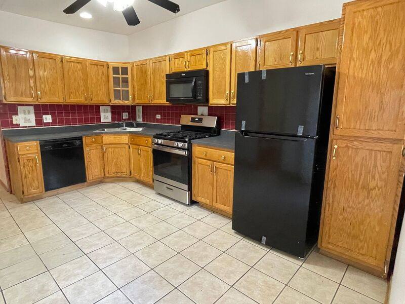 Apartment for rent at 902 N California #1R, Chicago, IL 60622