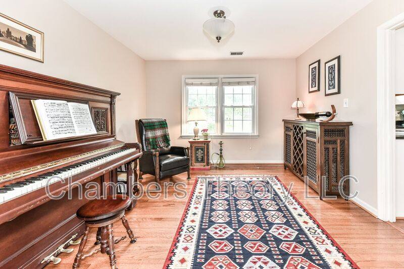 House for rent at 1350 Shallow Ford Rd, Herndon, VA 20170