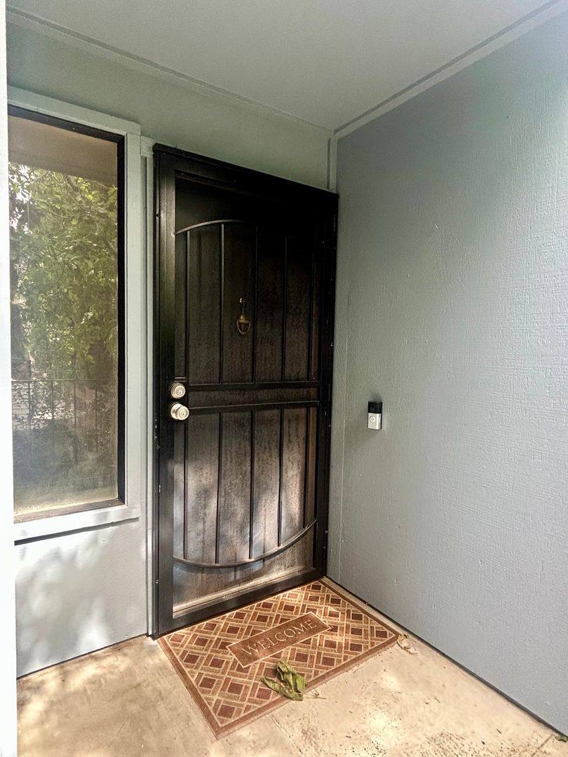Townhouse for rent at 1098 Azalea Court, Hayward, CA 94541