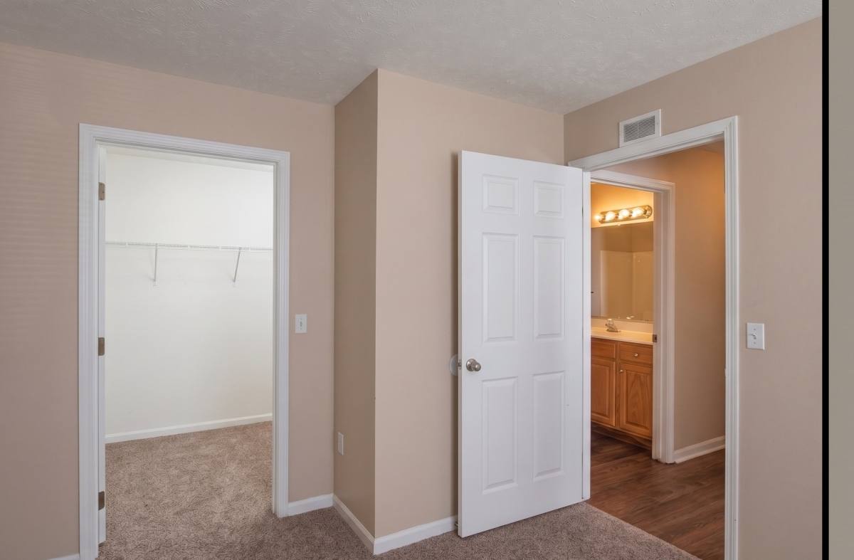 Apartment for rent at 904 Kasper St, Bellevue, NE 68147