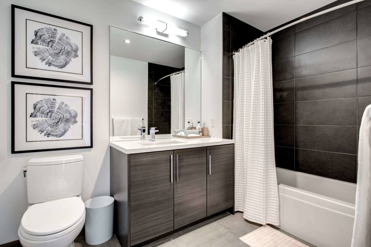 Apartment for rent at 625 W Division St, Chicago, IL 60610
