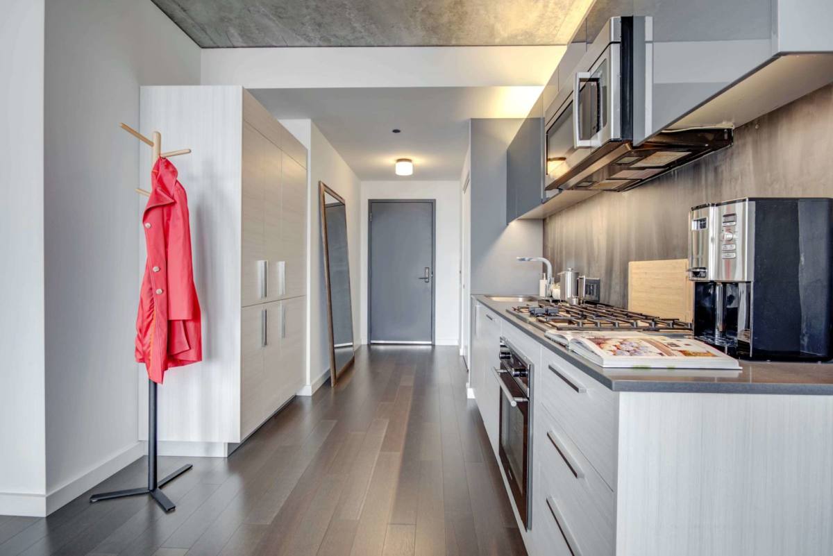 Apartment for rent at 625 W Division St, Chicago, IL 60610