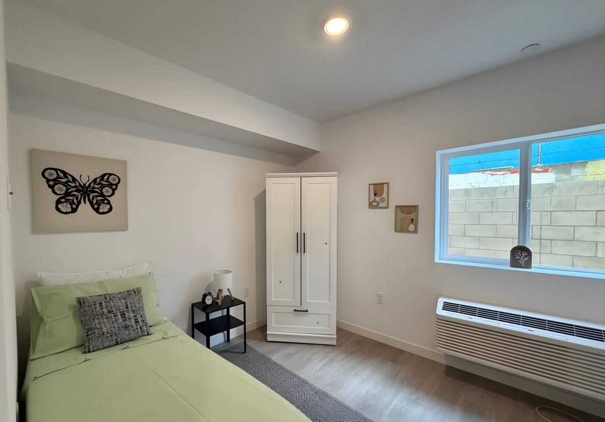 Apartment for rent at 10705 Avalon Blvd, Los Angeles, CA 90016