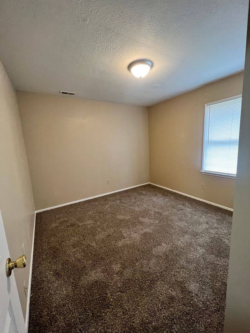House for rent at 6115 Red Spruce Dr, Louisville, KY 40229