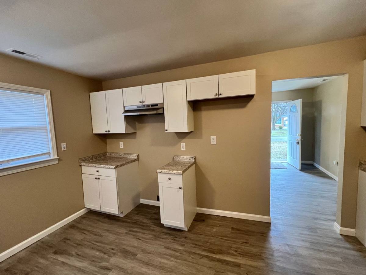 House for rent at 6115 Red Spruce Dr, Louisville, KY 40229