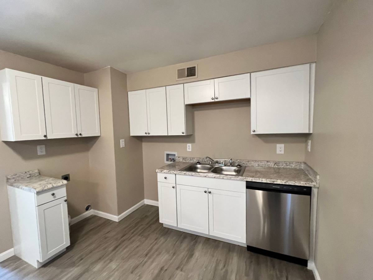 House for rent at 6115 Red Spruce Dr, Louisville, KY 40229