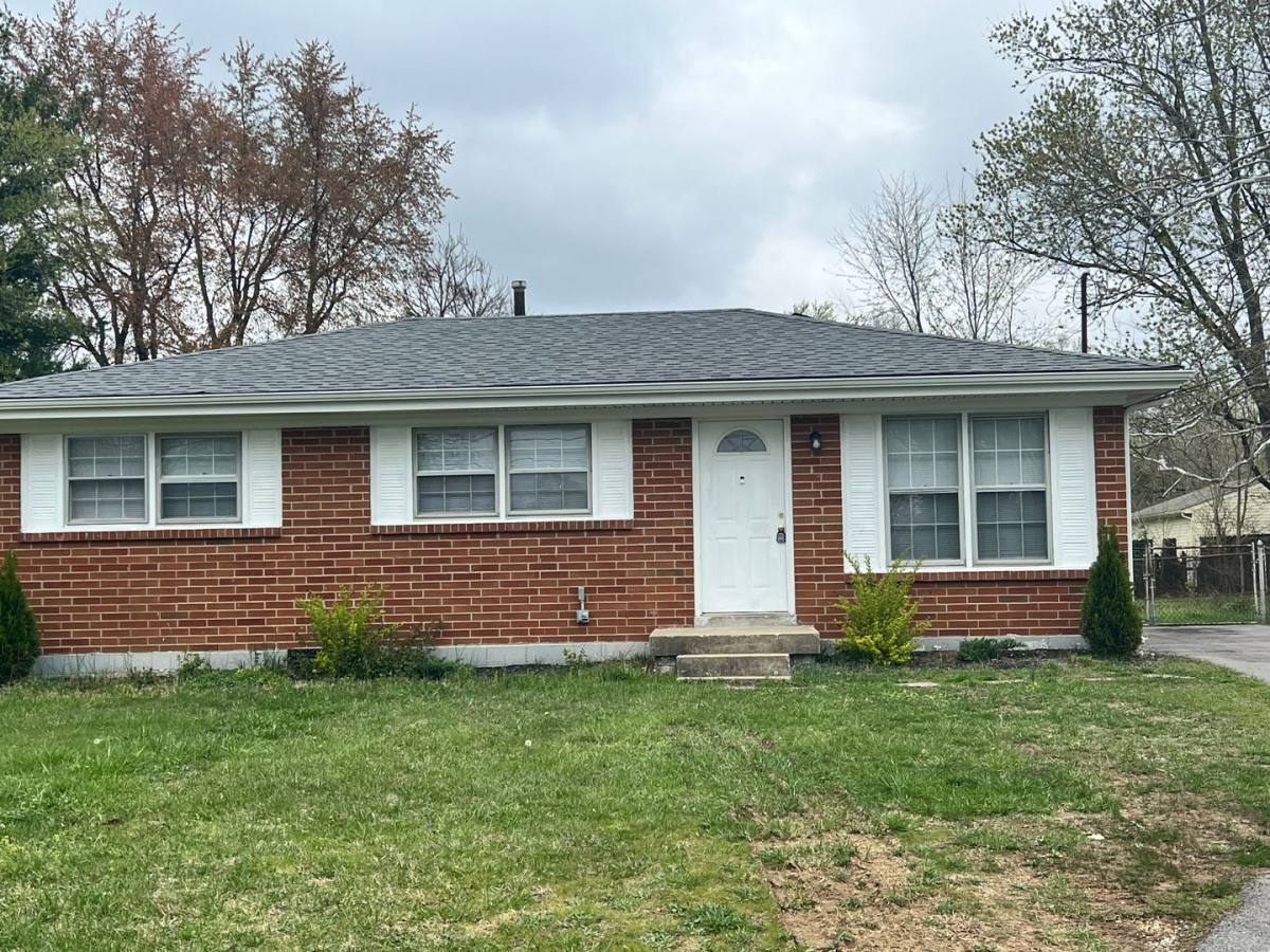 House for rent at 6115 Red Spruce Dr, Louisville, KY 40229