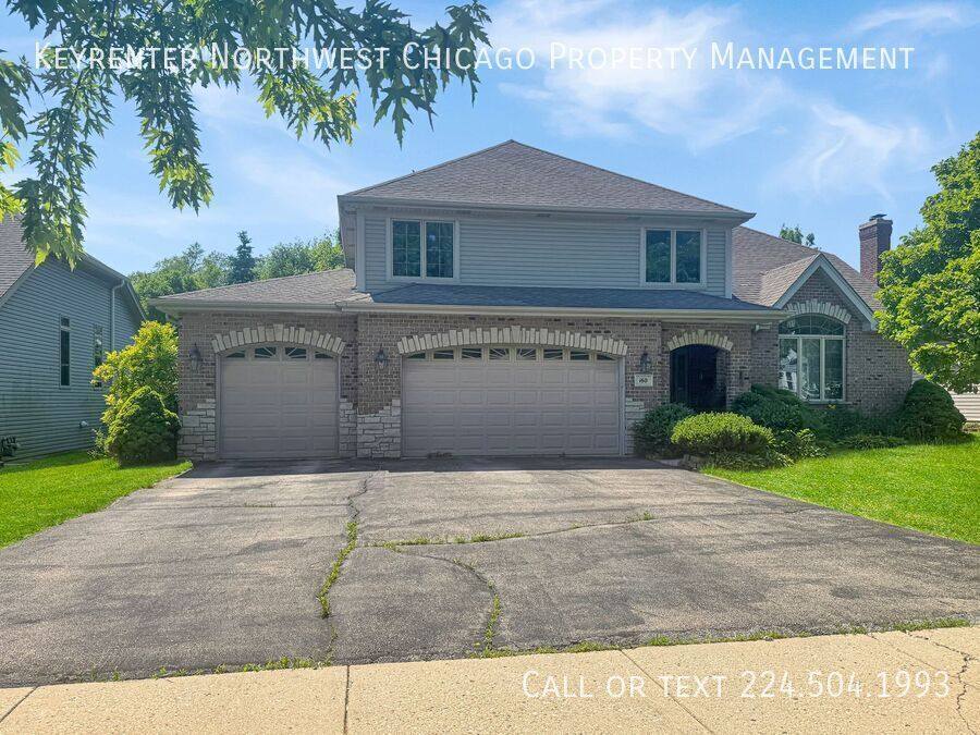 House for rent at 160 Lincoln St, Roselle, IL 60172