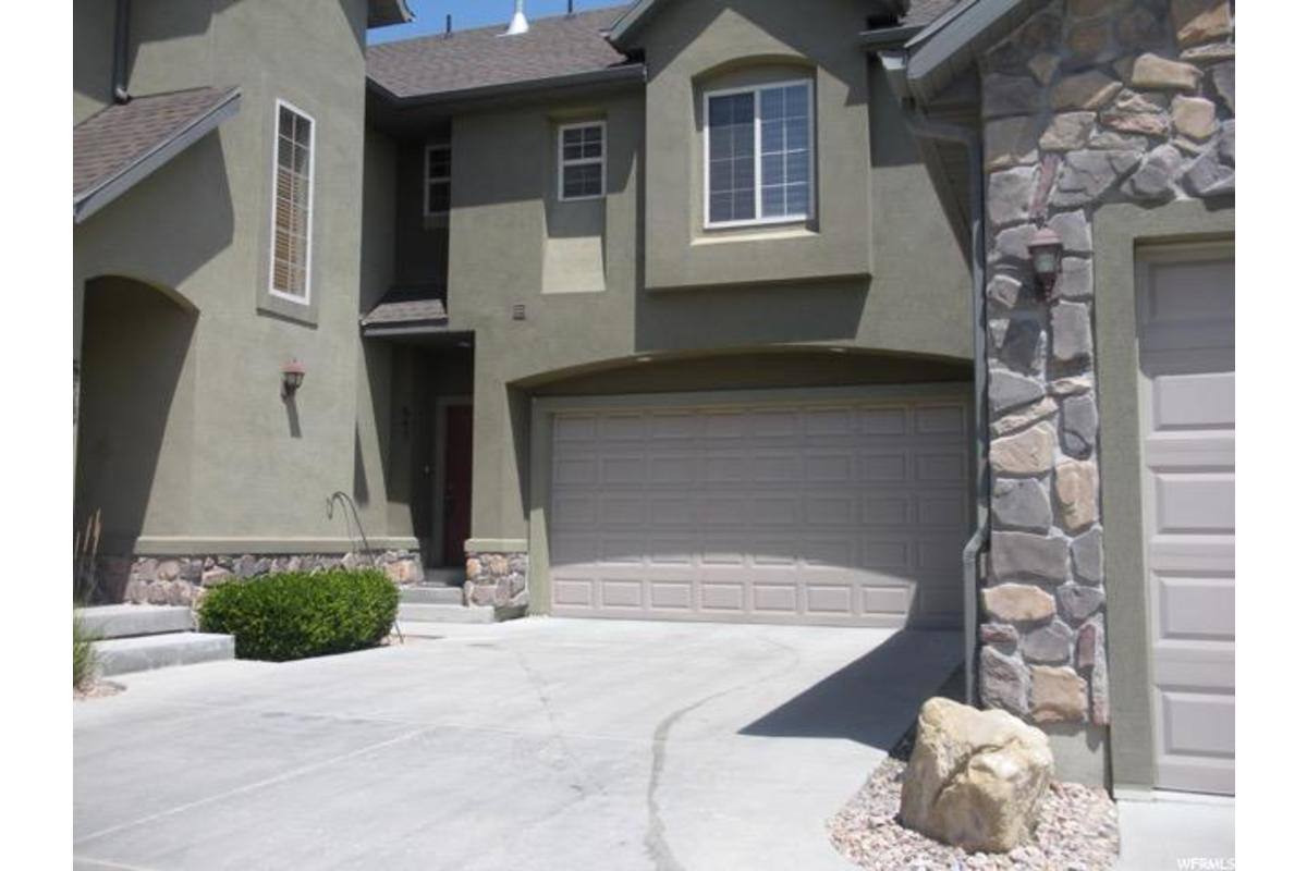 Townhouse for rent at 645 E Wyngate Pointe Lane, Draper, UT 84020