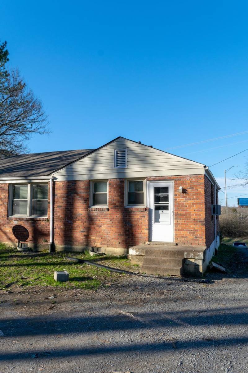 Townhouse for rent at 410-A Ewing Dr, Nashville, TN 37207