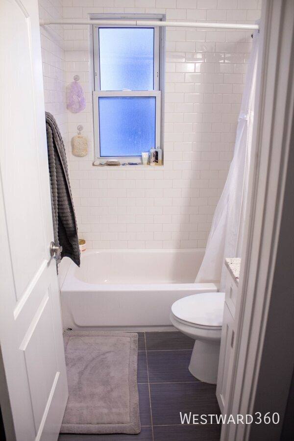 Condo for rent at 2344 N Oakley Ave #1, Chicago, IL 60647