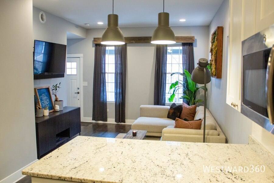 Condo for rent at 2344 N Oakley Ave #1, Chicago, IL 60647