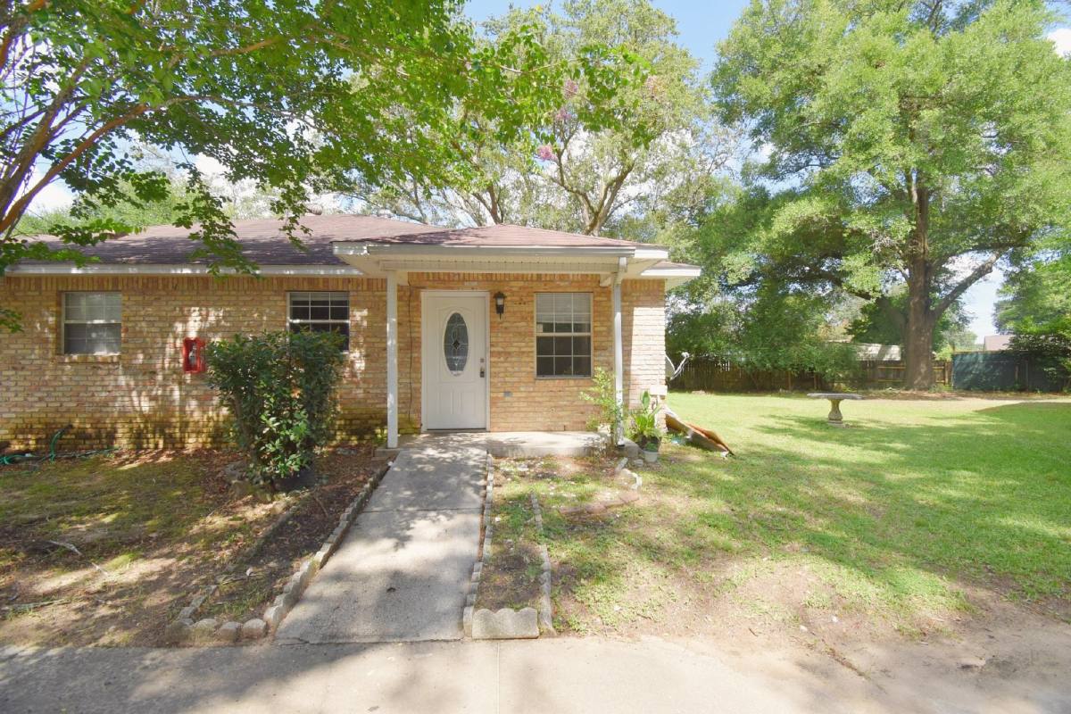 Apartment for rent at 7135 Pearson Rd #4, Pensacola, FL 32526