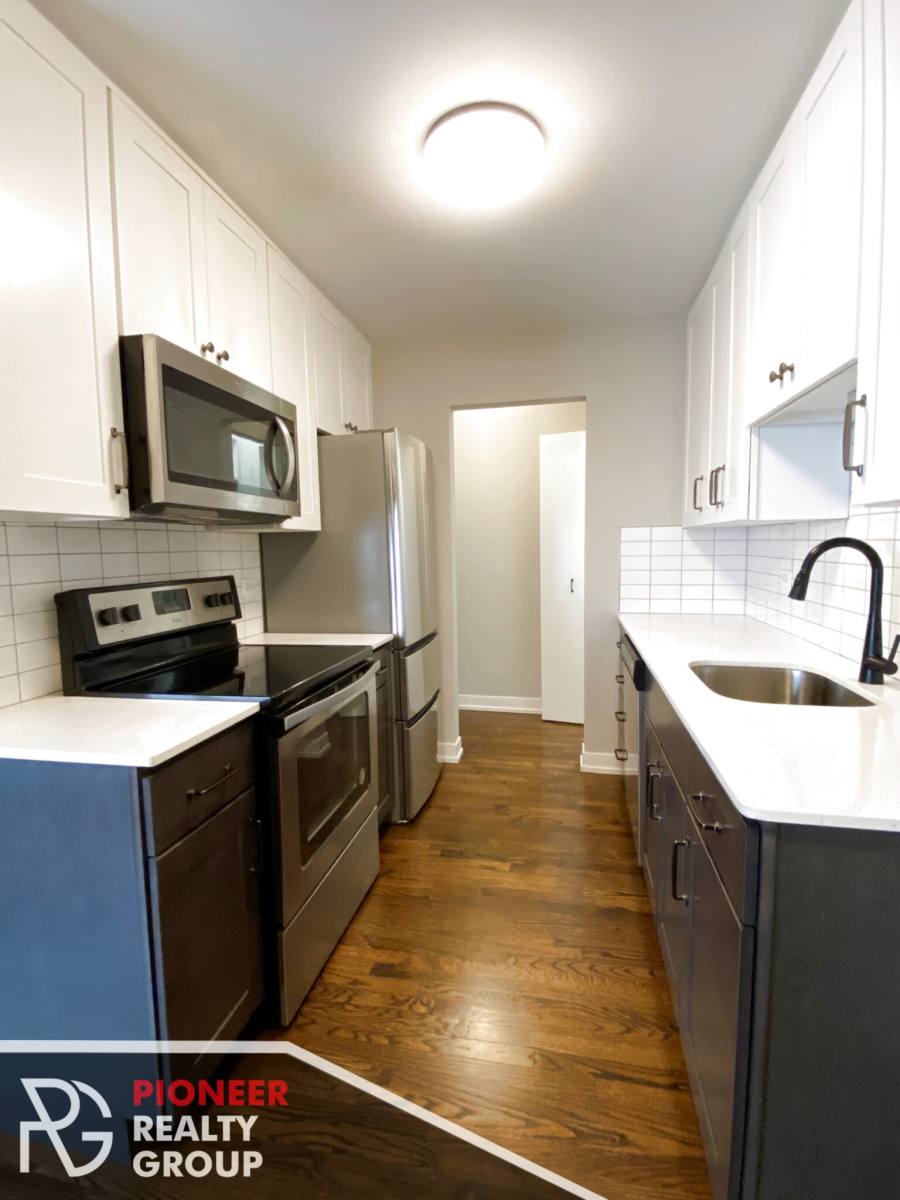 Apartment for rent at 5536 N Sheridan Rd, Chicago, IL 60640